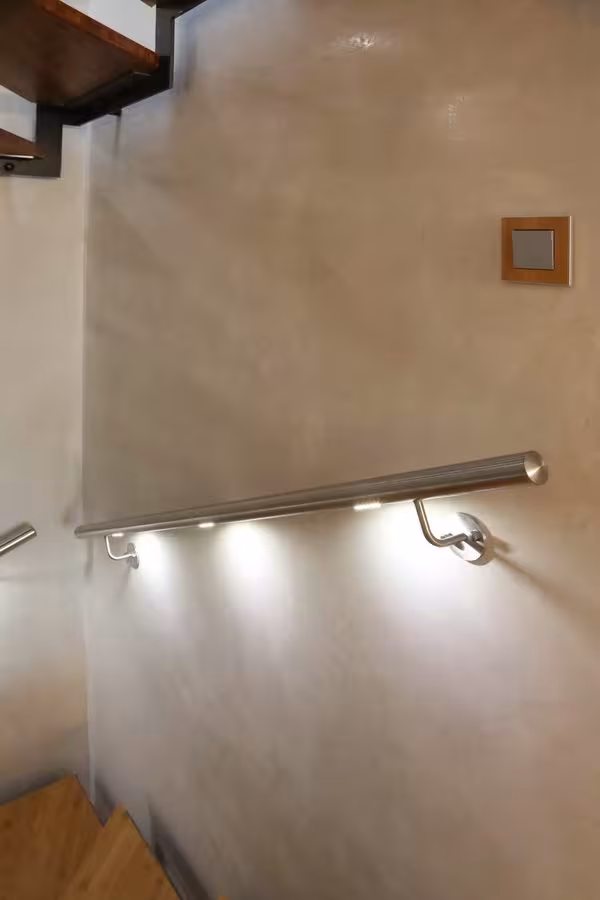 Besondere Edelstahl Handl&auml;ufe mit LED′s