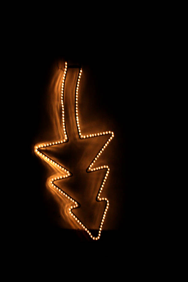 gebogener Leuchttannenbaum