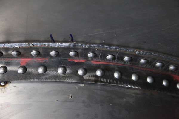 14.01.2010 der Rohbau der Lokomotive wurde mit Nieten versehen und der Wasserkessel bekam seine