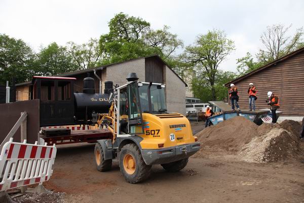 3.5.10 - Abladen der Lok im Zoo Hannover