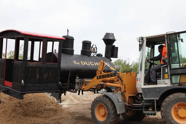3.5.10 - Abladen der Lok im Zoo Hannover