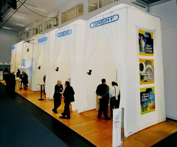 Messestand mirt riesigen Zelten für Ordat auf der CeBit 1999