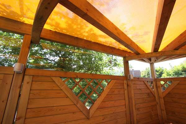 Sonnensegel als Pergolaüberdachung