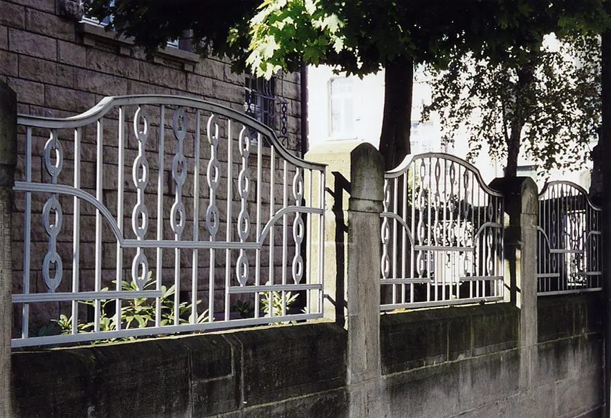 Zaun und Tor in Leipzig - geschmiedeter Zaun
