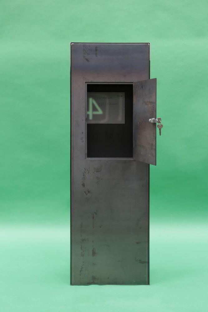 Freistehender Briefkasten aus CorTen Stahl mit Beleuchtung
