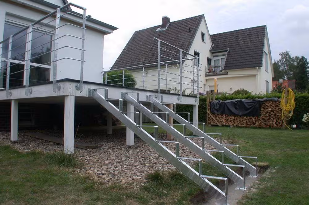 Terrassengel&auml;nder aus verzinktem Stahl mit Edelstahlhandlauf