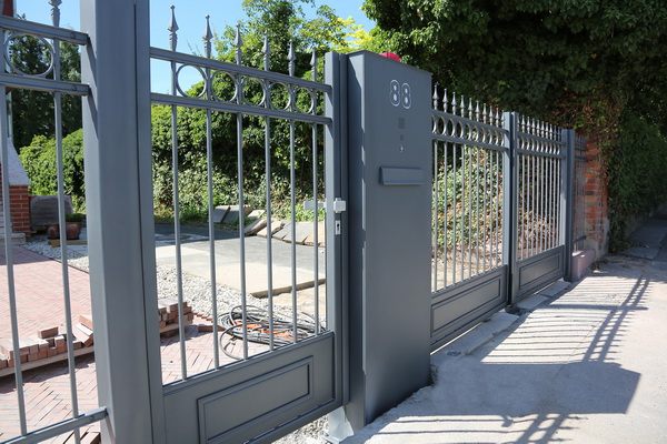 Elektrische Tore für eine historische Villa in Alfeld