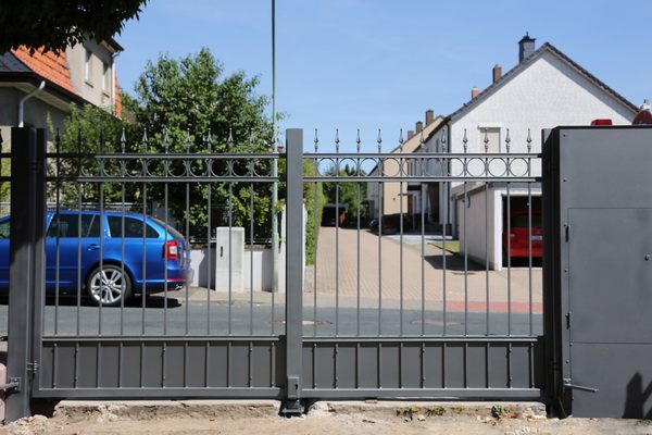 Elektrische Tore für eine historische Villa in Alfeld