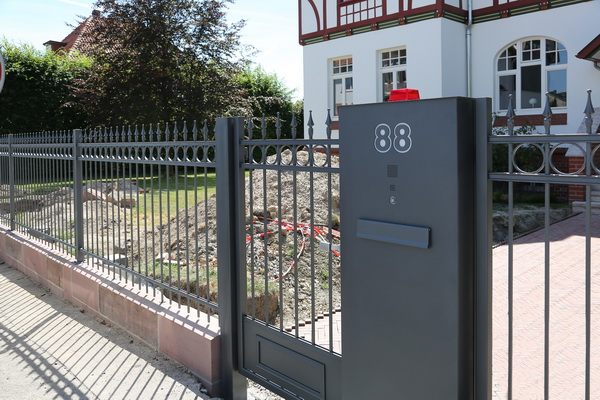 Elektrische Tore für eine historische Villa in Alfeld