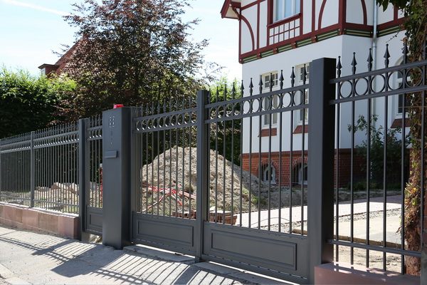 Elektrische Tore für eine historische Villa in Alfeld