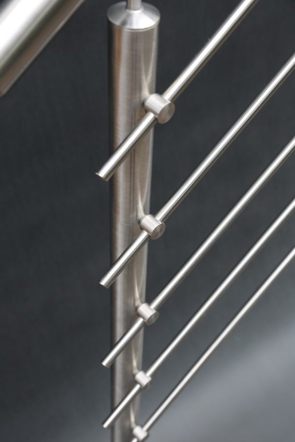 ein sch&ouml;nes Reling Gel&auml;nder aus Edelstahl