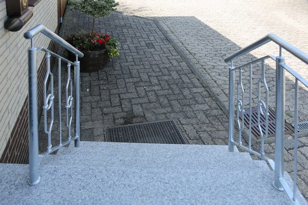 Treppengeländer und Podestgeländer