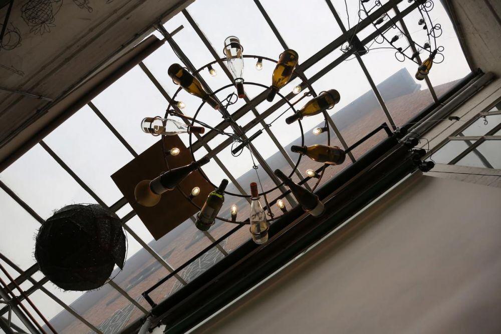 Kronleuchter aus Weinflaschen