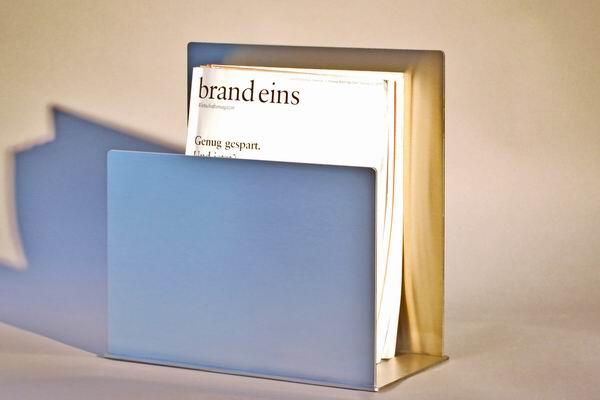 Zeitungsständer aus Edelstahl