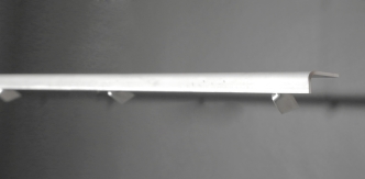 Robuste Bodenschiene aus Edelstahl für eine Garageneinfahrt