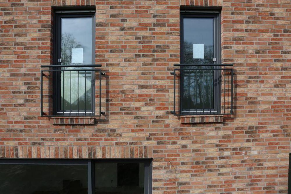franz&ouml;sische Balkone mit Stabf&uuml;llung, verzinkt und lackiert