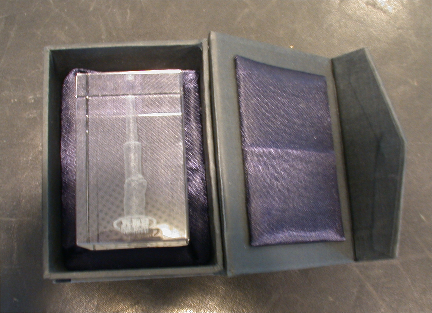 gelaserter Glaswürfel