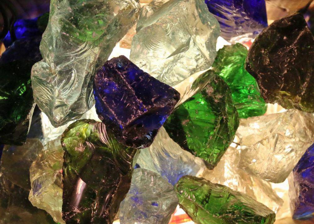 hinterleuchtete Glasbrocken