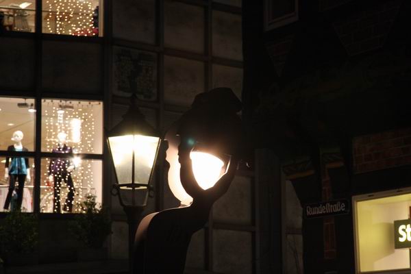 Sensationell !!! Eröffnung !!! sprechende Laternen in Celle