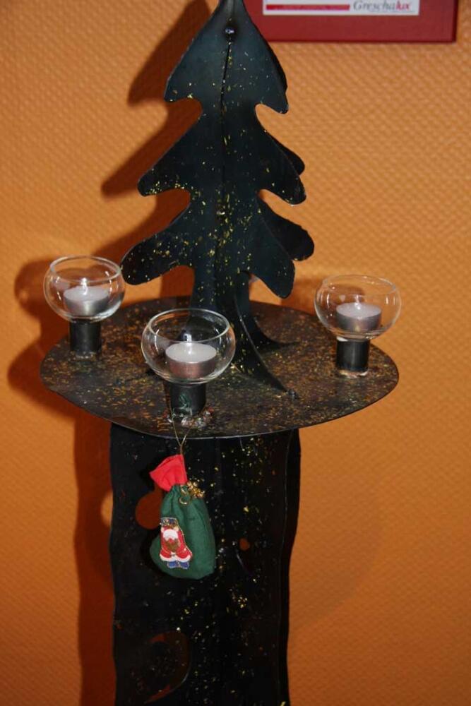 Tannenleuchter aus Stahl