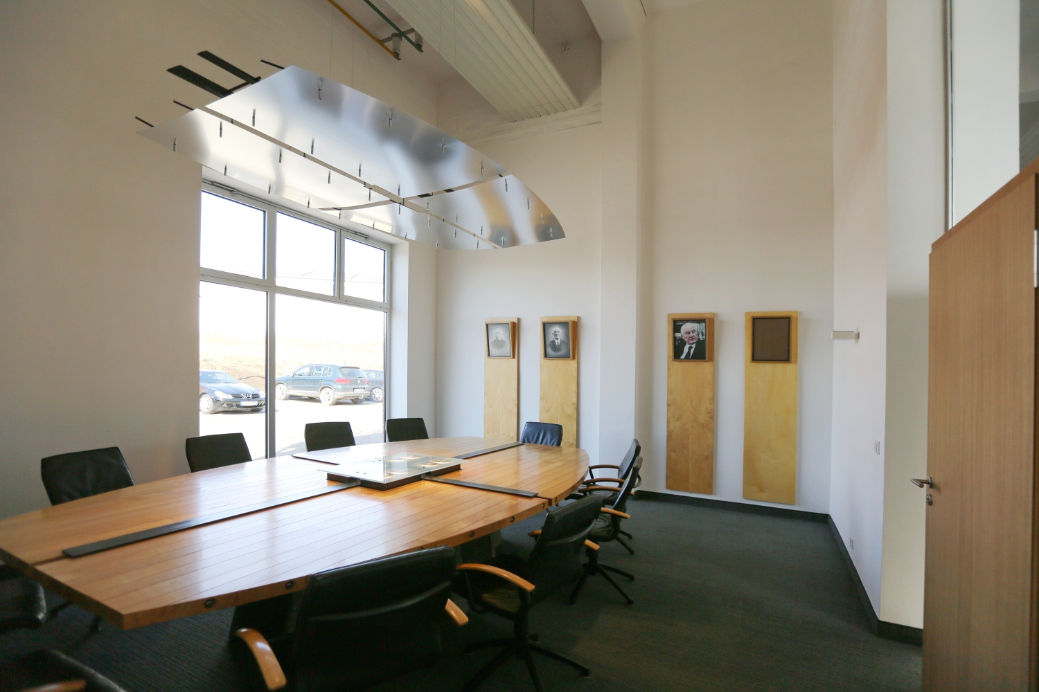 Besprechungs-Tisch mit integrierter Beleuchtung