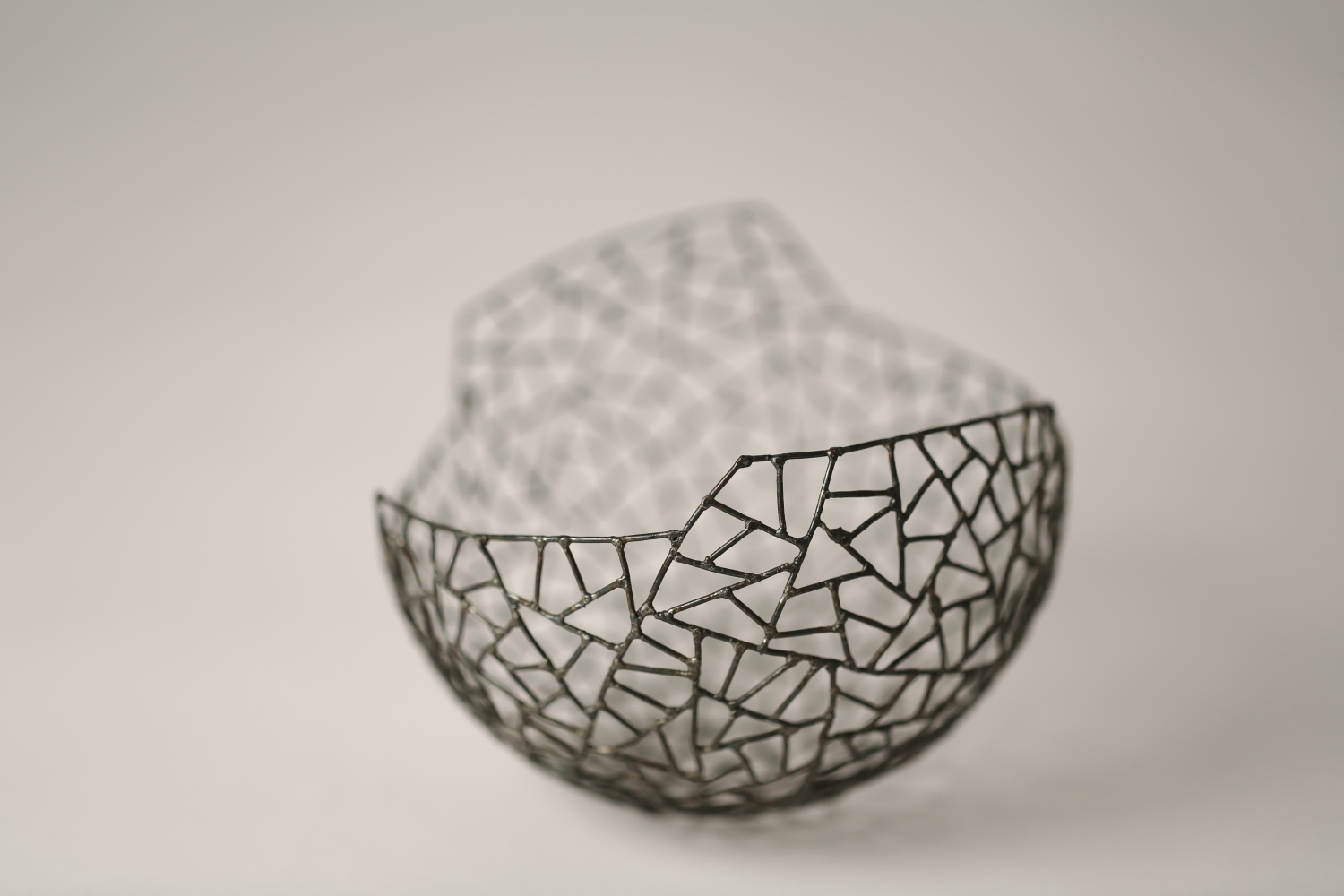Schale aus Draht
