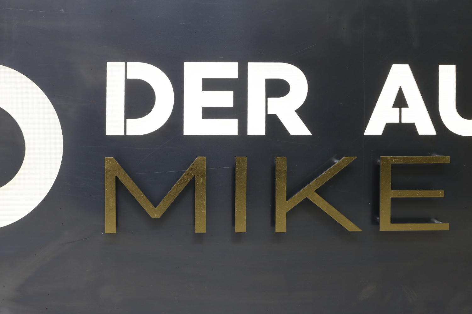 Hinterleuchtetes Schild Der Augenoptiker - Mike Bartel