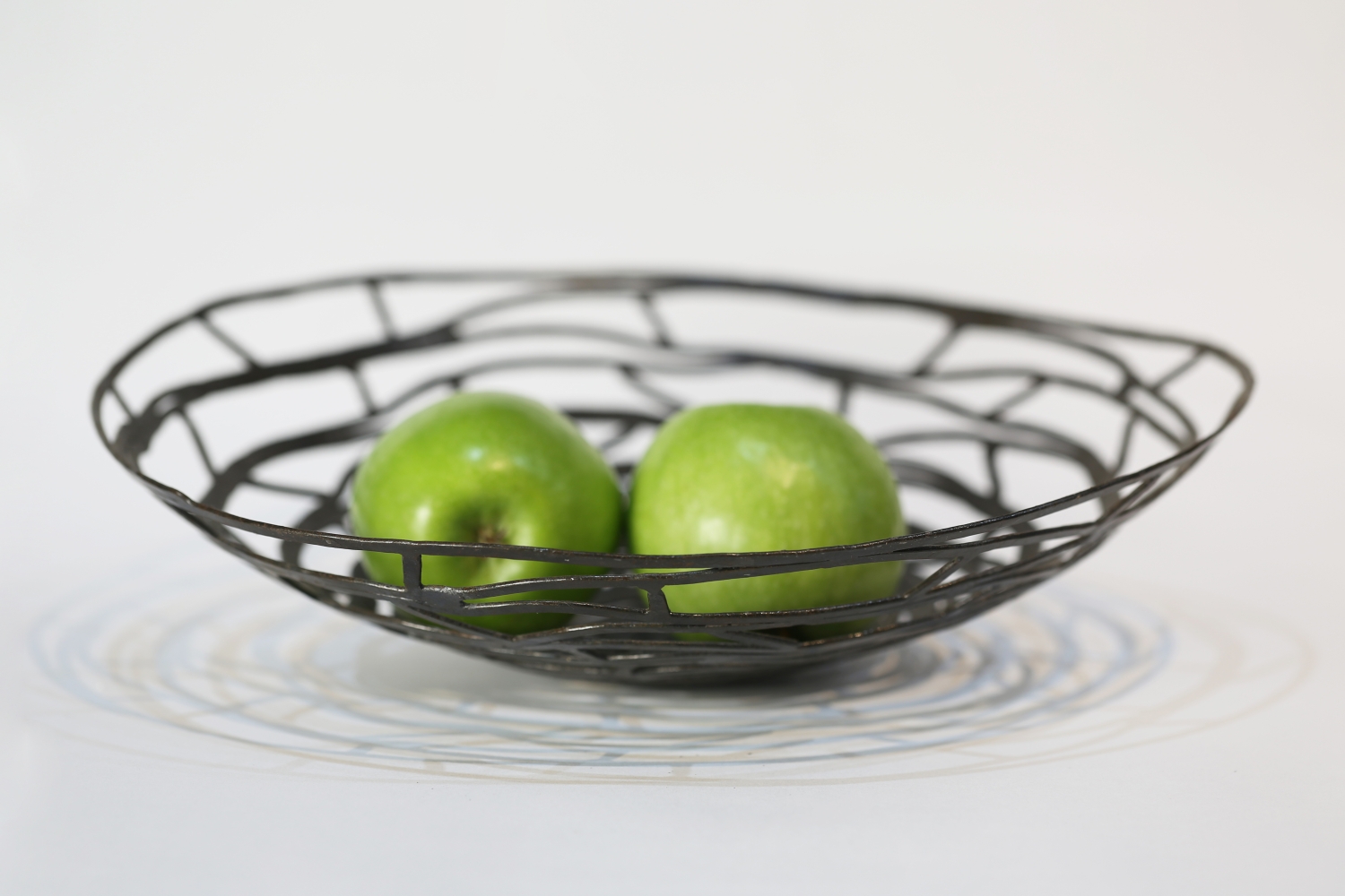 Schale als Spirale geschmiedet