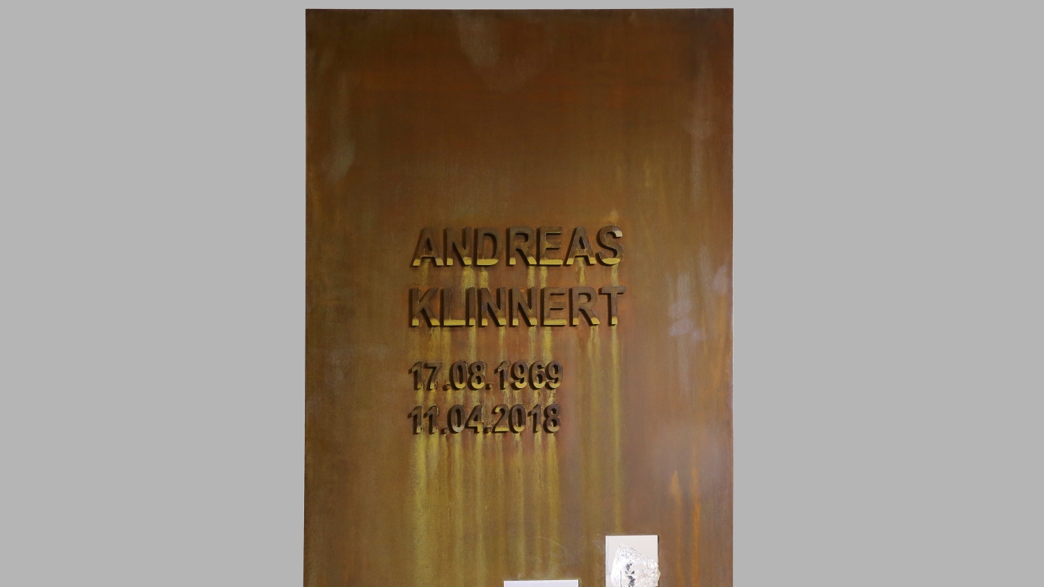 Grabmal aus 8 mm Corten Stahl