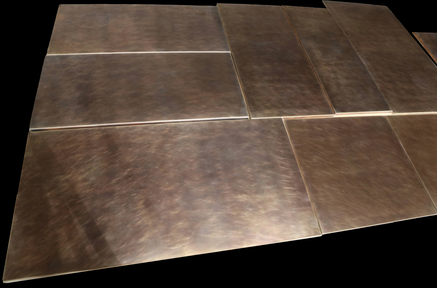 Küchenfronten aus 1,5 mm patiniertem Tombak