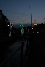 Tannenbäume über der Lamme in Bad Salzdetfurth - ganz wunderbare Weihnachtsbeleuchtung