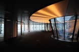 dynamisches Licht, riesige Lichtdecke im Q207, Galeries LaFayette in Berlin
