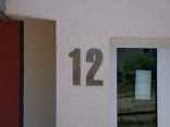 Hausnummer 12 aus Edelstahl gelasert