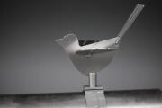 Edelstahl Vogel für ein Entwässerungs Rohr