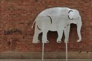3 Meter breiter Elefant aus feuerverzinktem Stahl