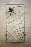 Feuerverzinkter Stahl - Fenstergitter mit Bronzespinne