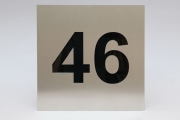 Edelstahl Hausnummer mit hinterlegtem Acrylglas