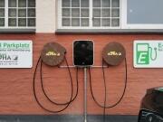 Kabelhalter für eine Green Alpha Strom Tankstelle