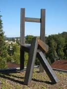Living Chair, 2 Meter hohe Skulptur aus 3 mm Stahlblech