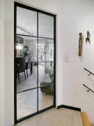 Tür im Bauhaus Look - die Filigrane
