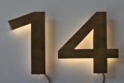 Tombak Hausnummer 14 mit LED Beleuchtung