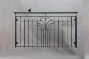 franz. Balkon aus Stahl feuerverzinkt, lackiert mit einem Vogel
