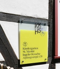 Schild für den Kindergarten St. Nicolai in Ingeln Oesselse