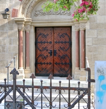 Restaurierung der seitlichen T&uuml;ren f&uuml;r St. Elisabeth in Hildesheim