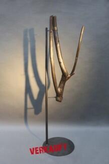 geflammte Baumstamm Garderobe