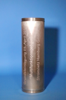 große Dokumentenhülse aus Kupfer mit Beschriftung