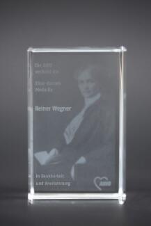 Die AWO verleiht die siebte Elise-Bartels Medaille an Reiner Wegner