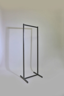 Kleiderständer, Garderobe oder Kleiderstange aus Zunderstahl
