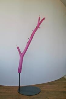pink tree Garderobe