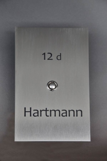 Klingelschild aus Edelstahl in schlichter Eleganz